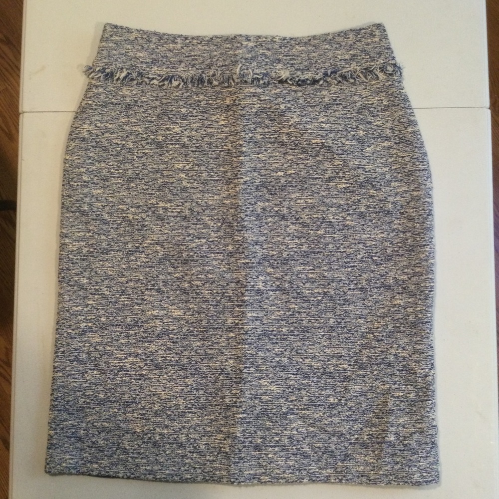 J. McLaughlin Blue White Tweed Pencil Skirt. Size 0